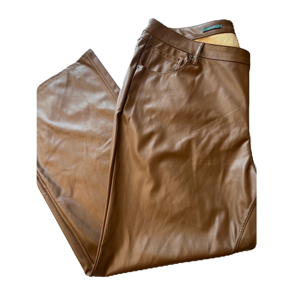 VEGAN LEATHER LOW RISE FLARE SIZE 20 NWT GREAT FOR FALL AND WINTER